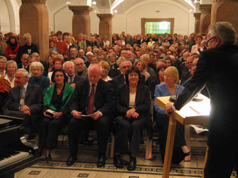 verwenden Sie die Pfeiltasten zum Blttern